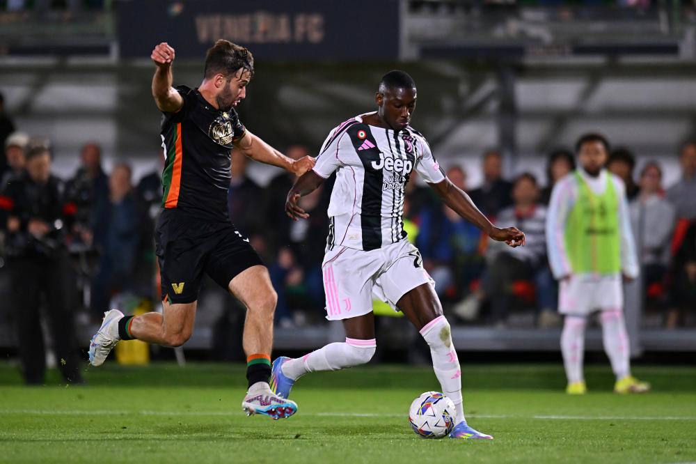 卡佩罗：卡拉菲奥里很像拉莫斯，我希望看到他在国家队踢后腰