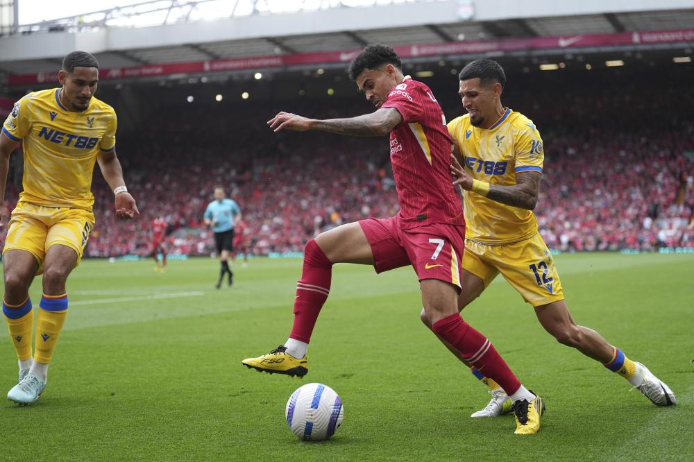 TA：巴萨上下都对梅西夜访诺坎普感到意外，他们无人参与此事