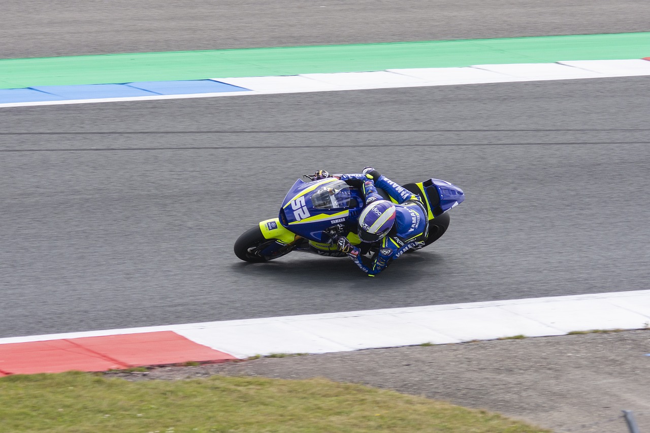 绝对死角，特拉布宗体育中场穆奇小角度任意球直接破门